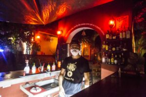 RESTAURANTES Y BARES